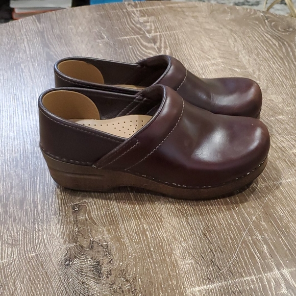 Dansko Classic Brown leather clogs size 37 - Picture 6 of 9
